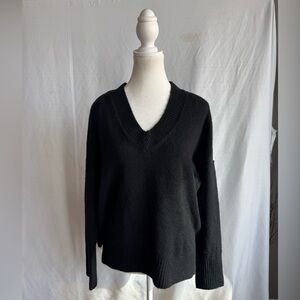 Vince Camuto Sweater V-neck Women’s Gray and Black Color Size Small